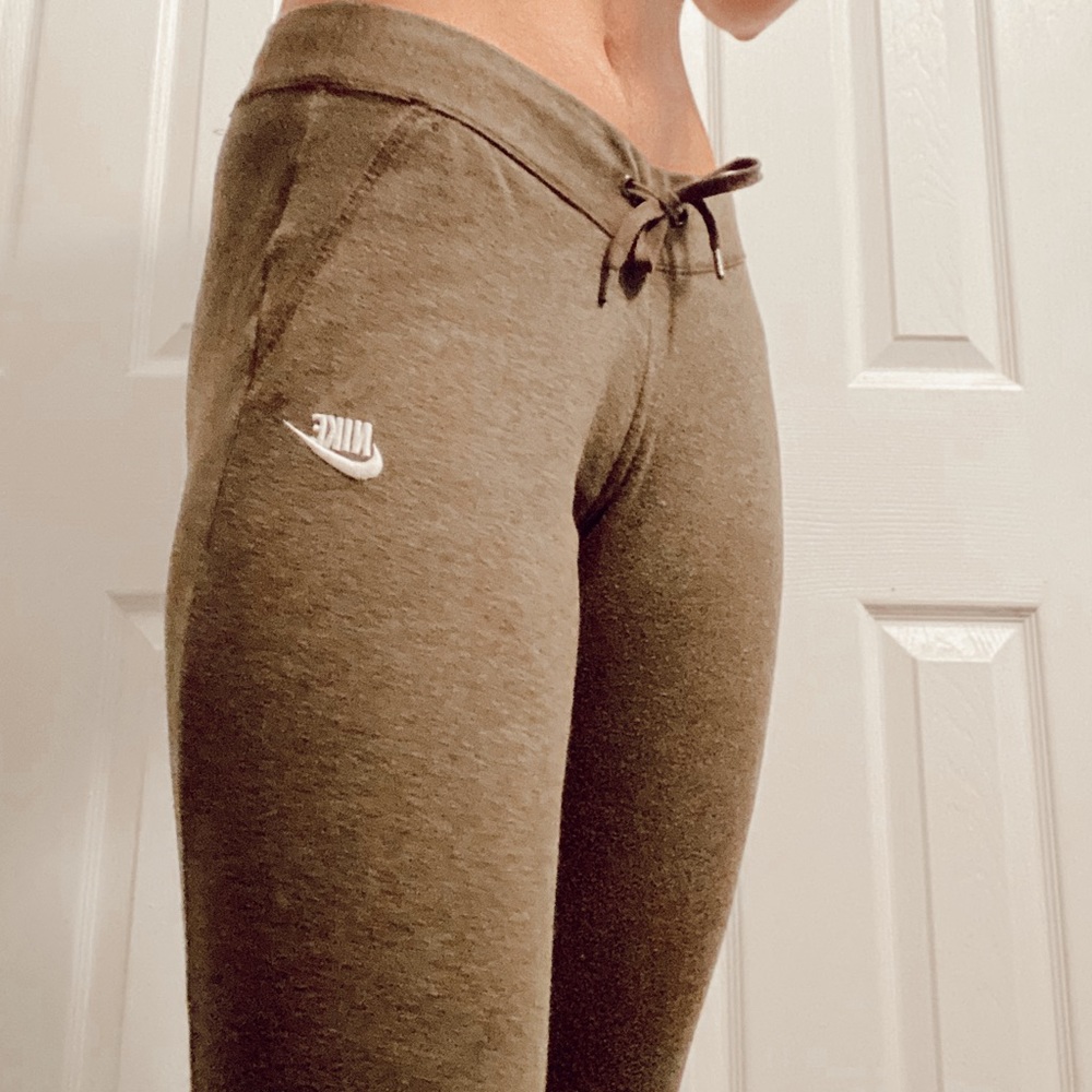 nike olive green sweatpants